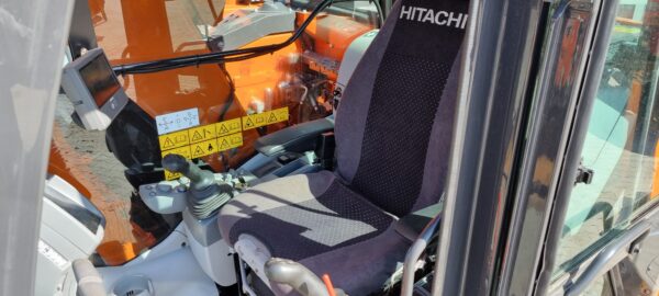 Hitachi ZX135US-6 rupsgraafmachine 2020