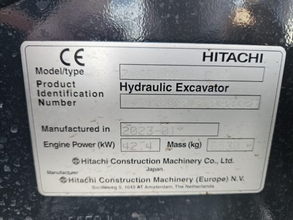 Hitachi ZX65USB-6 2023 ref 30832